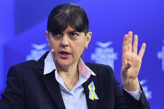 Θέμα στο Politico οι κυβερνητικές επιθέσεις στην Κοβέσι: Γεωργιάδης και Βούλτεψη εκθέτουν τη χώρα
